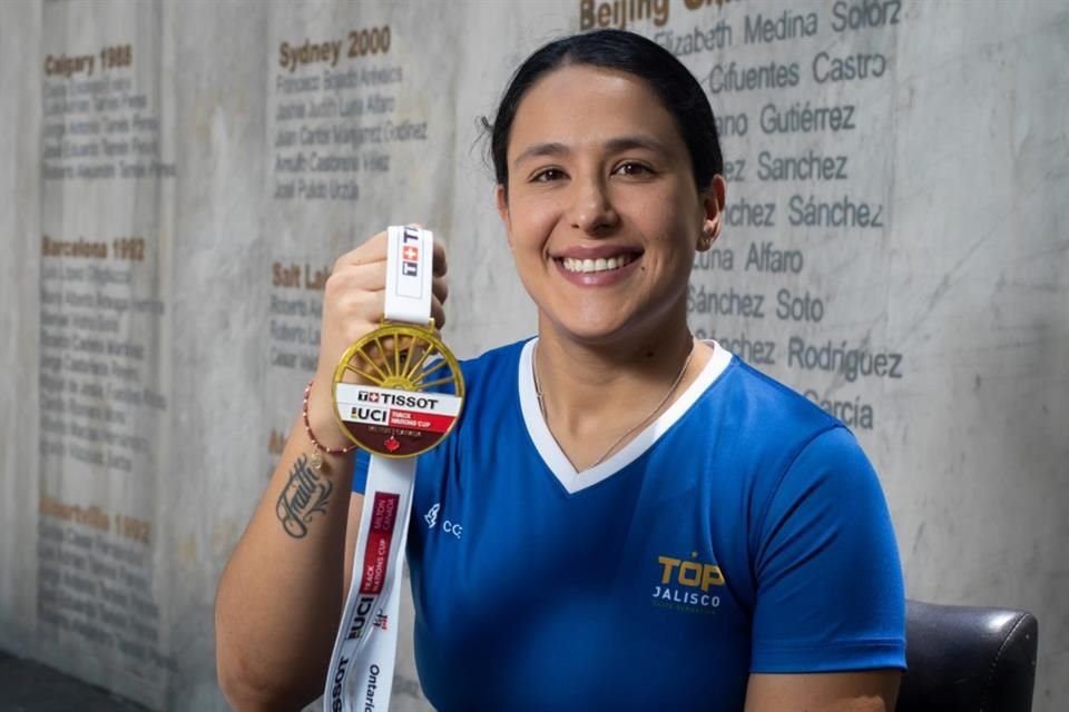 Jessica Salazar, ciclista campeona del mundo, también podría traerse una presea de París.