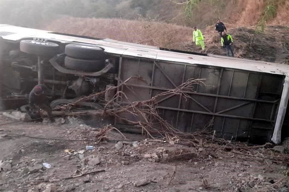 La Fiscalía de Nayarit publicó la lista de lesionados que reciben atención médica tras accidente de camión que iba a Guayabitos.