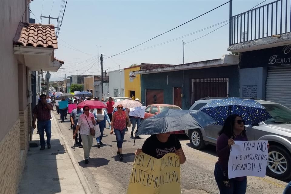 Vecinos realizaron una protesta para exigir que el nuevo basurero intermunicipal no se concrete en Tala.