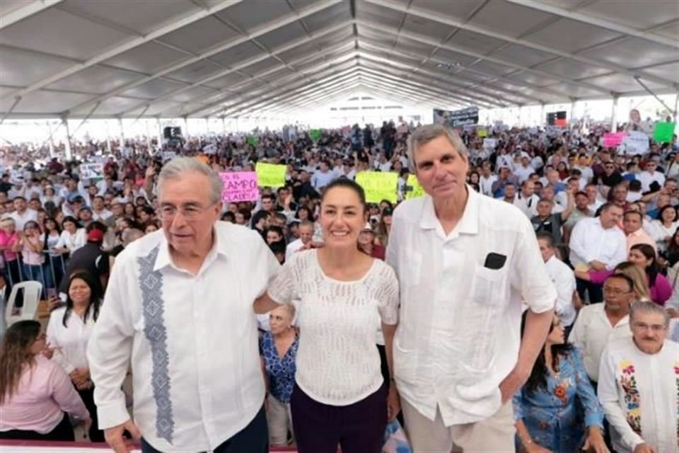 Rocha pidió a Tarriba, novio de Sheinbaum, subir al escenario.