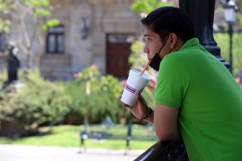 Jalisco padece la onda de calor, con temperaturas por encima de la media mensual, es decir, por arriba de los 35 grados centígrados con sensación térmica de hasta 40.