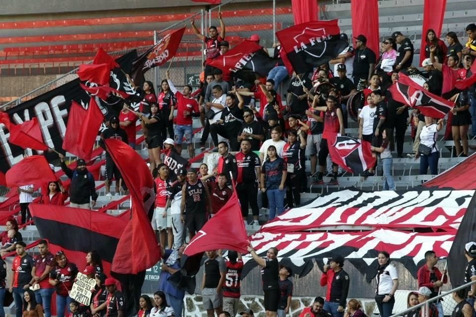 Un gran ambiente se vivió durante la práctica rojinegra.