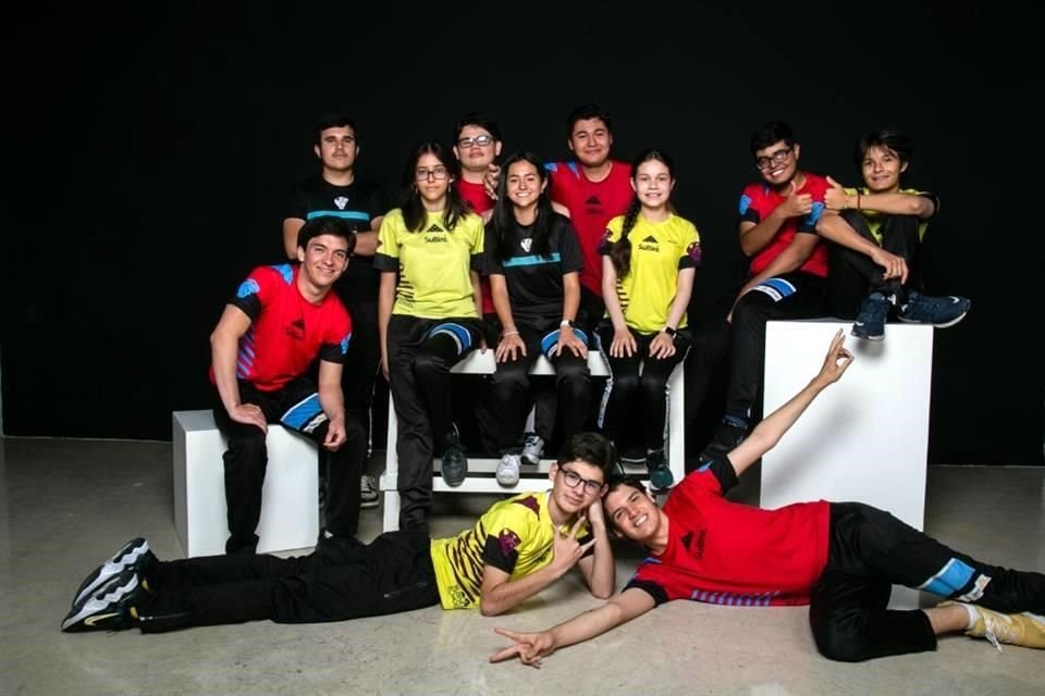 Alumnos del Colegio Subiré lograron que un carrito de Go Karts funcionara usando como 'combustible' la energía eléctrica.