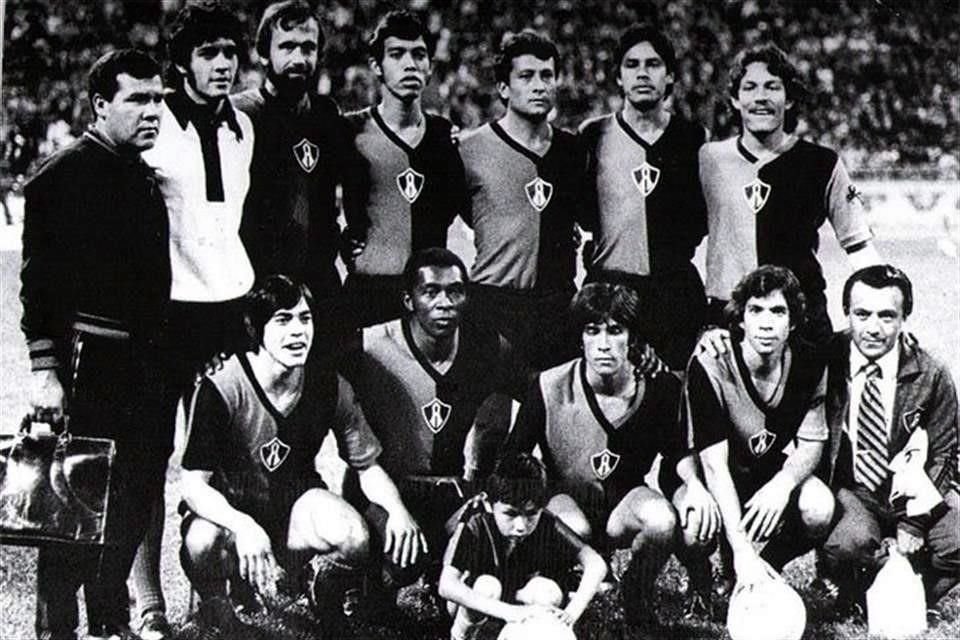 En 1973 Atlas fue eliminado por Cruz Azul en la Semifinal, aunque con un muuuy polémico arbitraje, pues expulsaron a a 5 rojinegros.