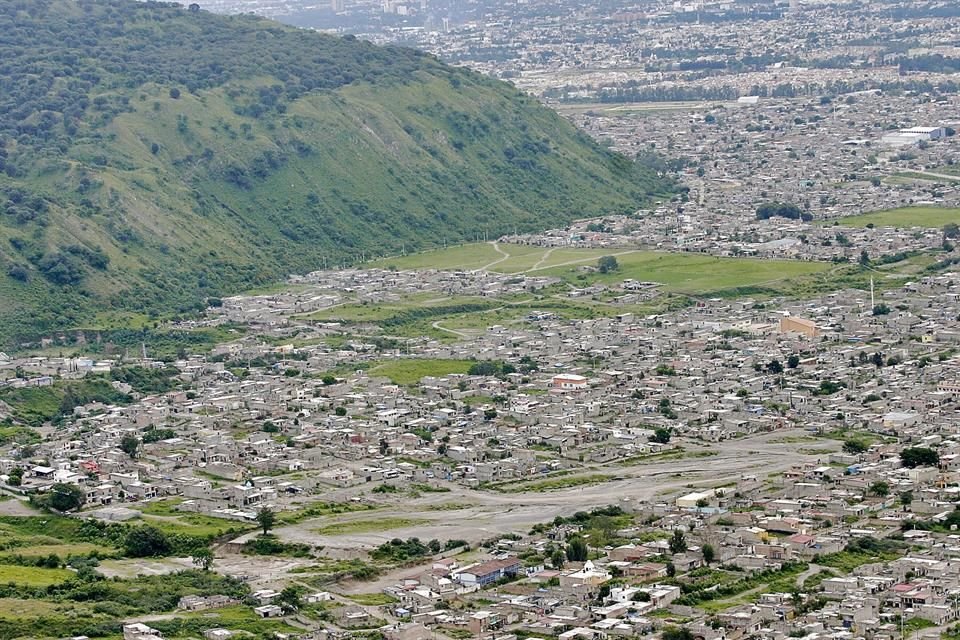 El crecimiento de la mancha urbana hacia el sur de la Ciudad pone en riesgo los acuíferos, de acuerdo con especialistas.