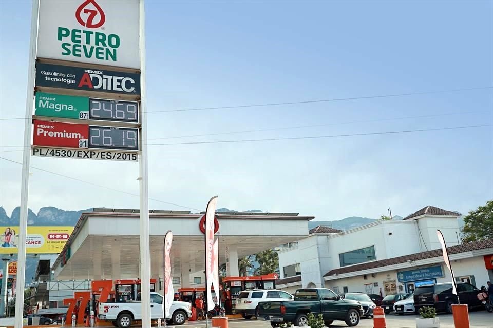 La escasez y aumento de la Premium se está acentuando en el sur de Monterrey y San Pedro, de acuerdo con recorridos de EL NORTE y el monitoreo de precio.