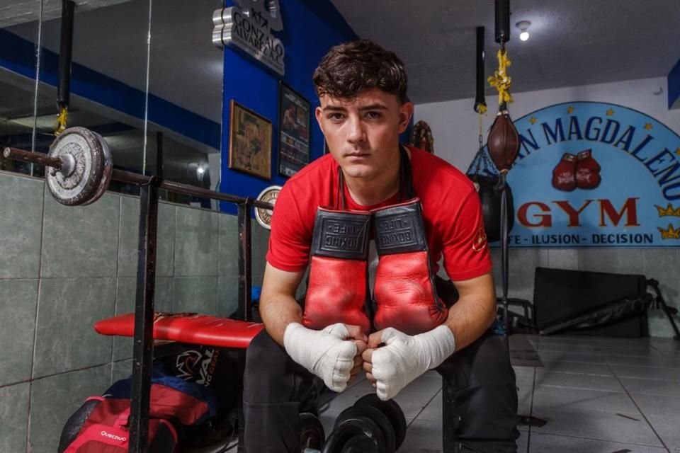 Johan Álvarez entrena en el gimnasio Julian Magdaleno.