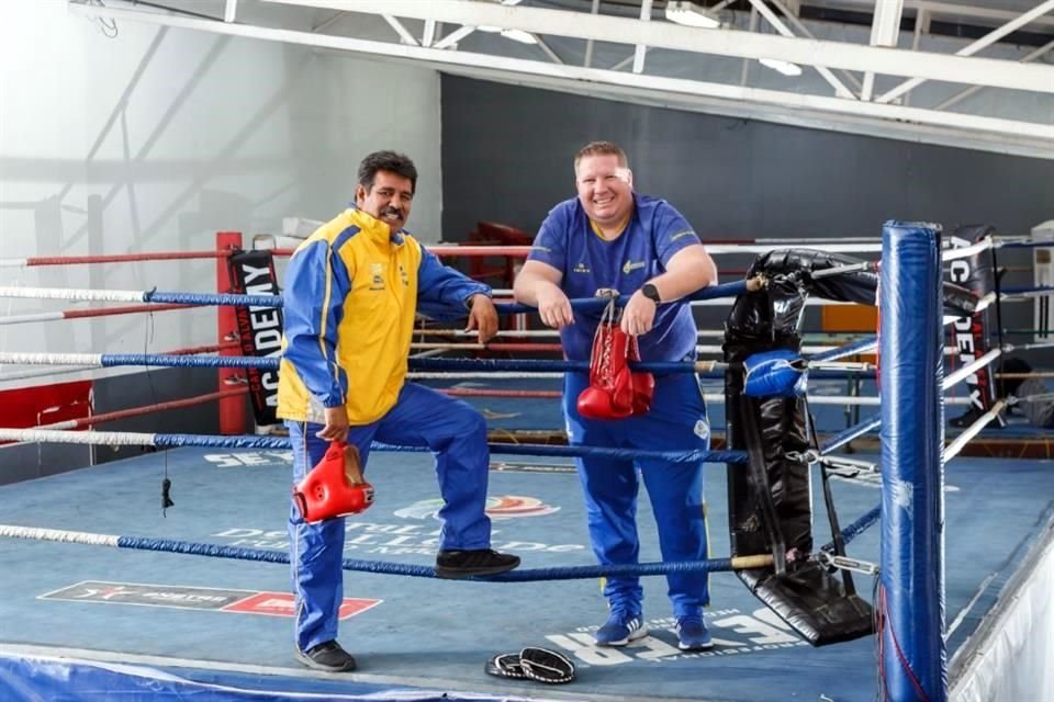 Rafael Guzmán y Daniel Siordia tuvieron al 'Canelo' como pugilista amateur.