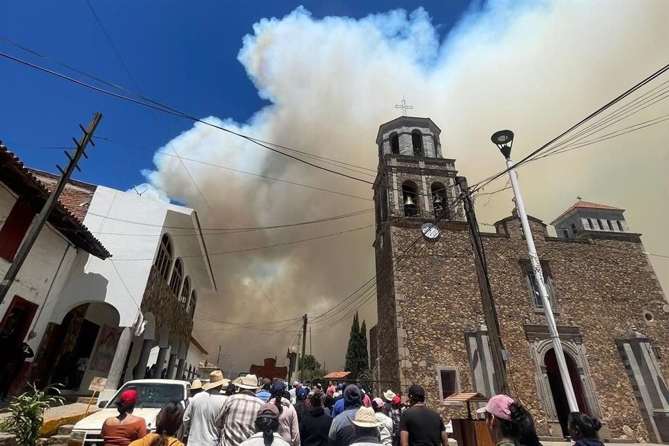 El incendio comenzó en Chiquilistlán pero rápidamente se expandió hasta Atemajac de Brizuela.