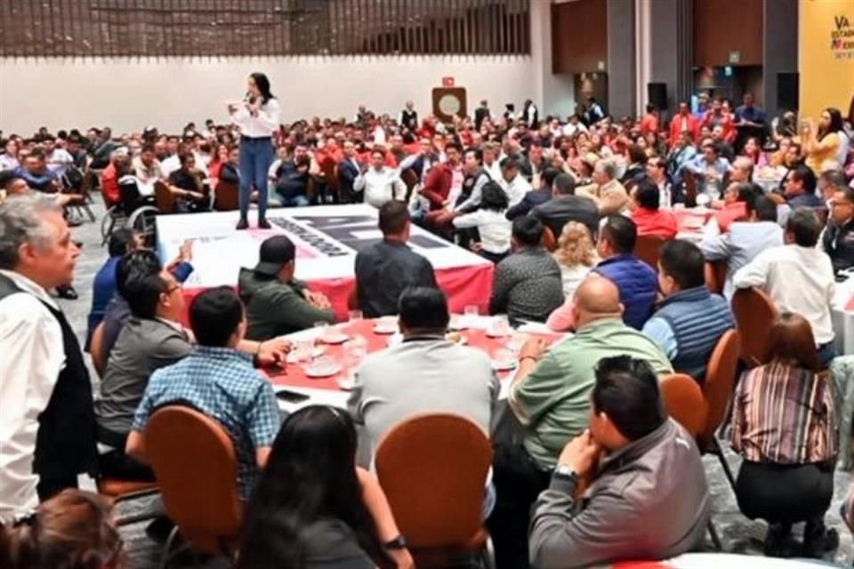 Alejandra del Moral se reunió con dirigentes e integrantes de organizaciones sindicales de la entidad.