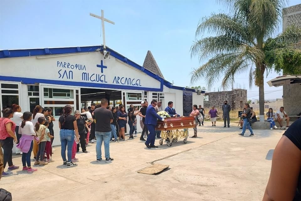 Ayer, tres familias comenzaron a despedir a víctimas del 'camionazo'. 