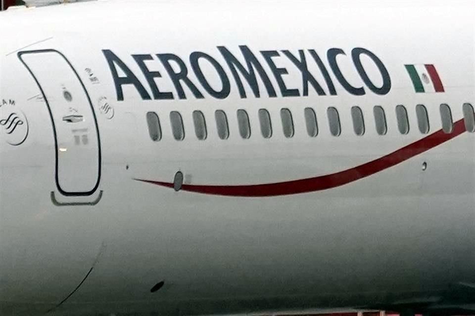 AICM informó que vuelo 404 de Aeroméxico, con rumbo a NY, fue impactado por un rayo, por lo que regresó a CDMX y aterrizó sin contratiempos.