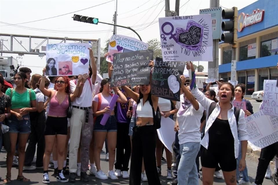 Ailín Arroyo, de 16 años, fue asesinada tras resistirse a un asalto en Hacienda de Santa, Tlajomulco, por lo que familiares piden justicia.