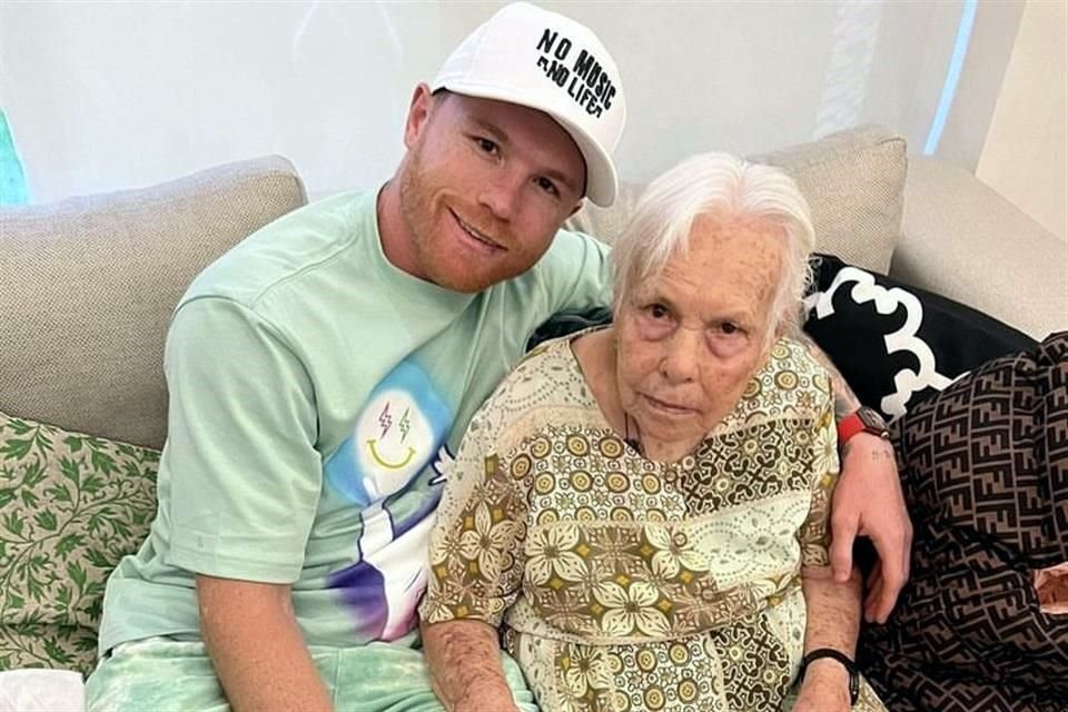 Canelo dice que su abuela es importante para él.