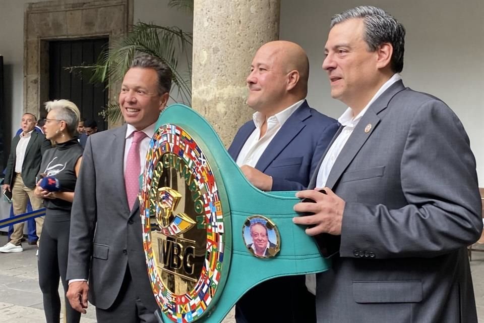 Tras homenaje al extinto boxeador José Sulaimán, el Gobernador Enrique Alfaro habló sobre la permanencia de Jalisco en el Pacto Fiscal con la Federación.