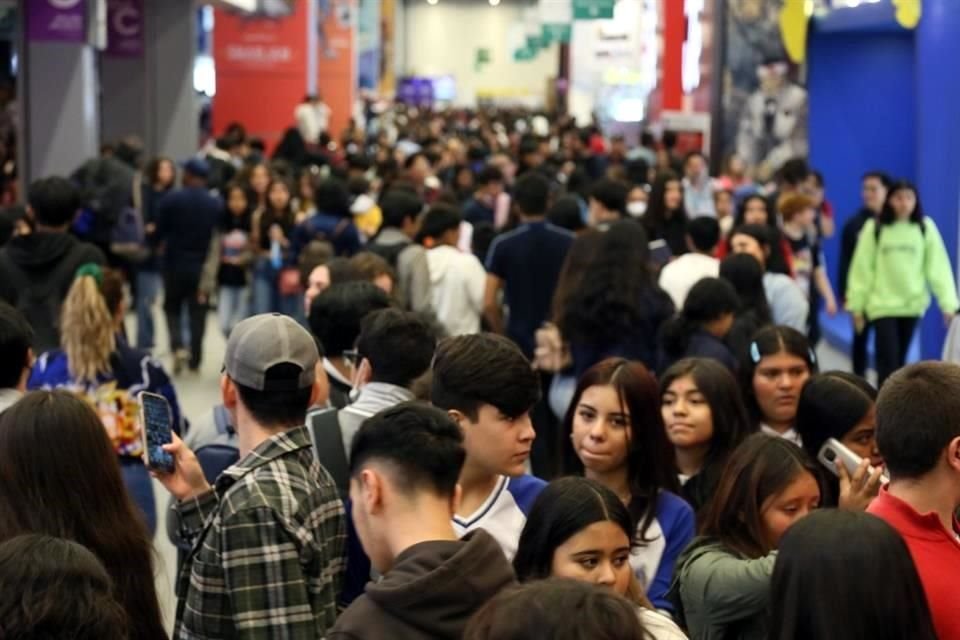 Cada año miles de personas disfrutan de la Feria Internacional del Libro