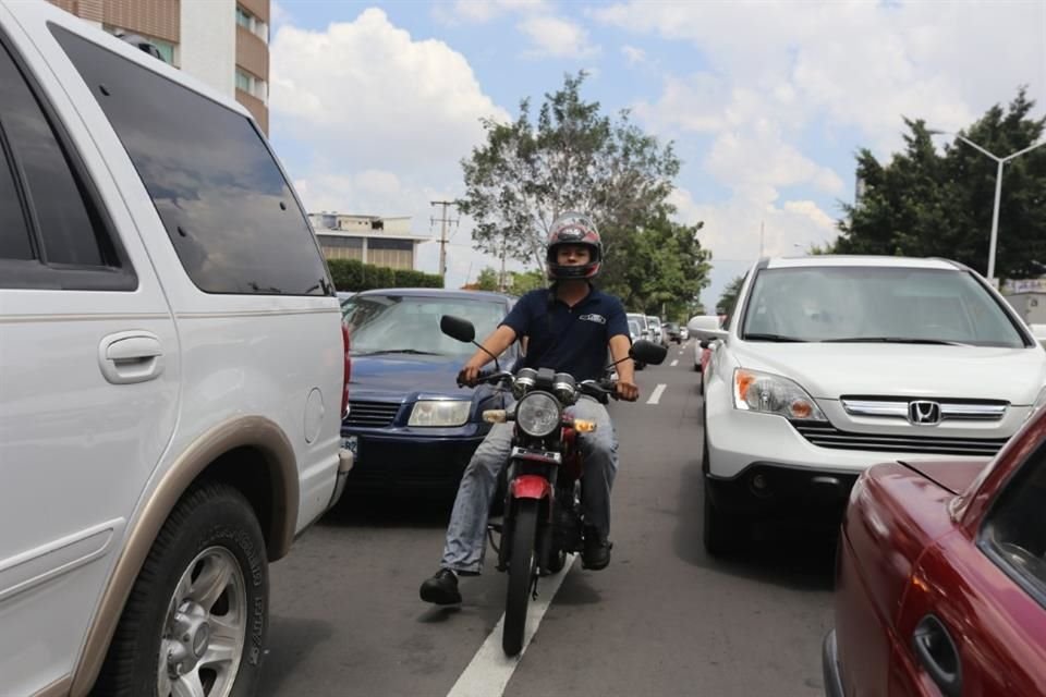 Muchos motociclistas ignoran las normas viales y actúan por impulso, reconoció un especialista.
