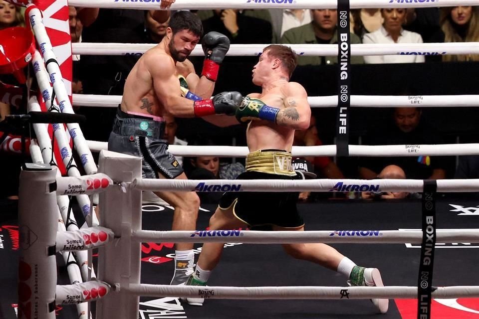 Ryder puso resistencia y en momentos hasta conectó al mexicano.