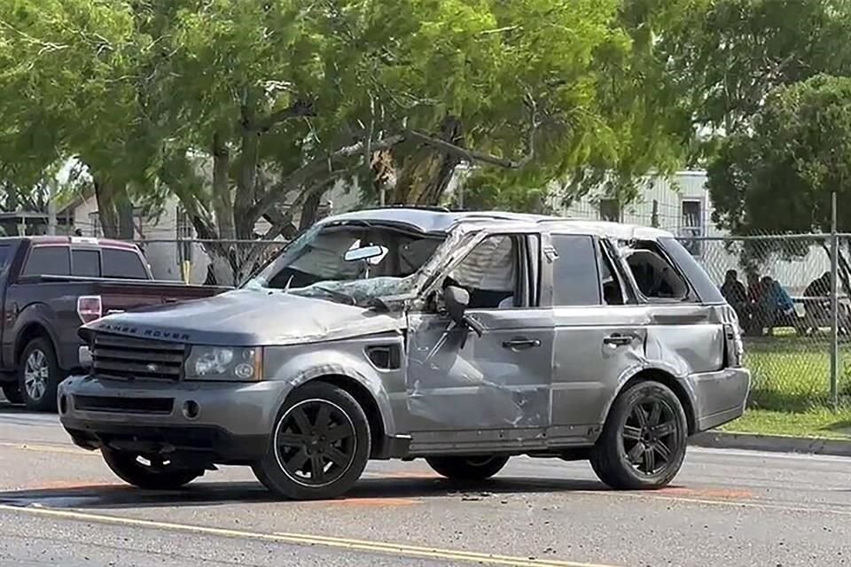 Así terminó la camioneta Range Rover en la que viajaba el conductor responsable.