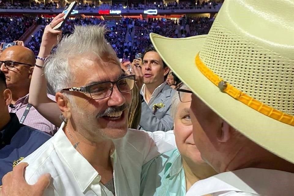 El 'Potrillo' Alejandro Fernández, el empresario Carlos Bremer, y el Embajador Ken Salazar.