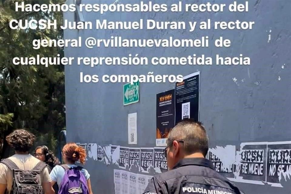 Estudiantes de la División de Estudios Históricos y Humanos del CUCSH, señalaron su inconformidad con cambiar de sede a Belenes.