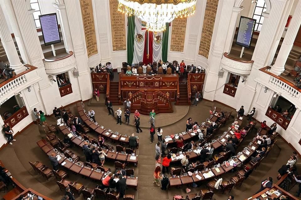 Ricardo Rubio, presidente de la Comisión de Planeación del Desarrollo del Congreso, consideró cuestionable el demérito de los requisitos, al ser un cargo que requiere especialización.