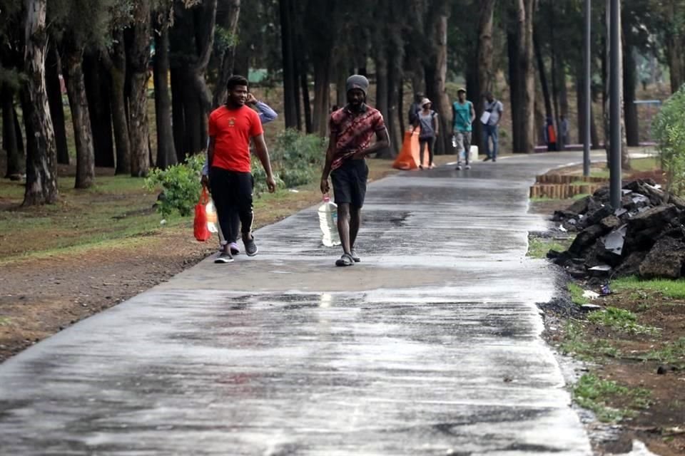 El desalojo se hizo durante la tarde de lluvia intensa.