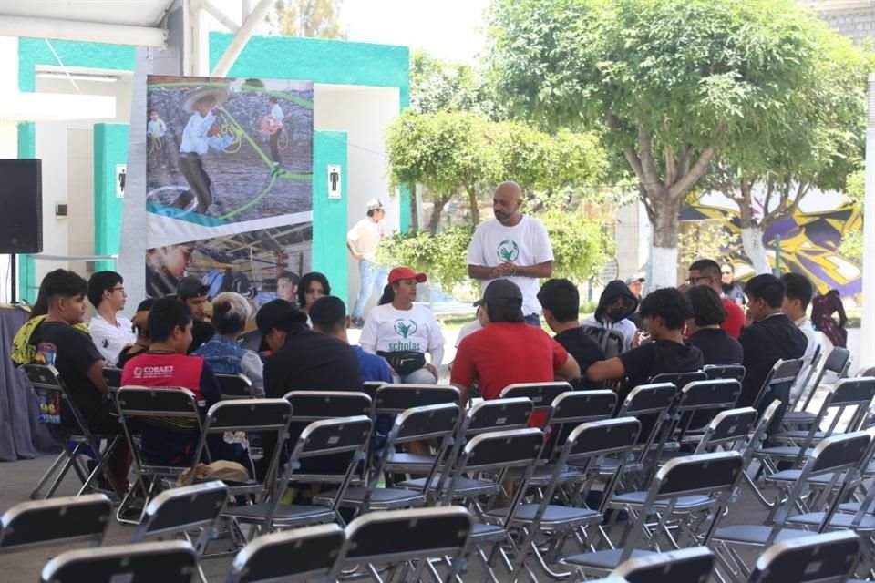 La Fundación Scholas, creada por el Papa Francisco, trabajó con jóvenes de Puerto Vallarta y Tlajomulco, quienes hablaron de sus preocupaciones y posible solución.
