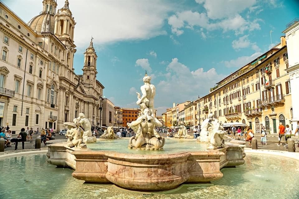 Los recovecos de la capital italiana son para admirar sus sitios de un pasado glorioso y gozar los sabores y la vitalidad de los habitantes. Fuente del Moro, Plaza Navona.