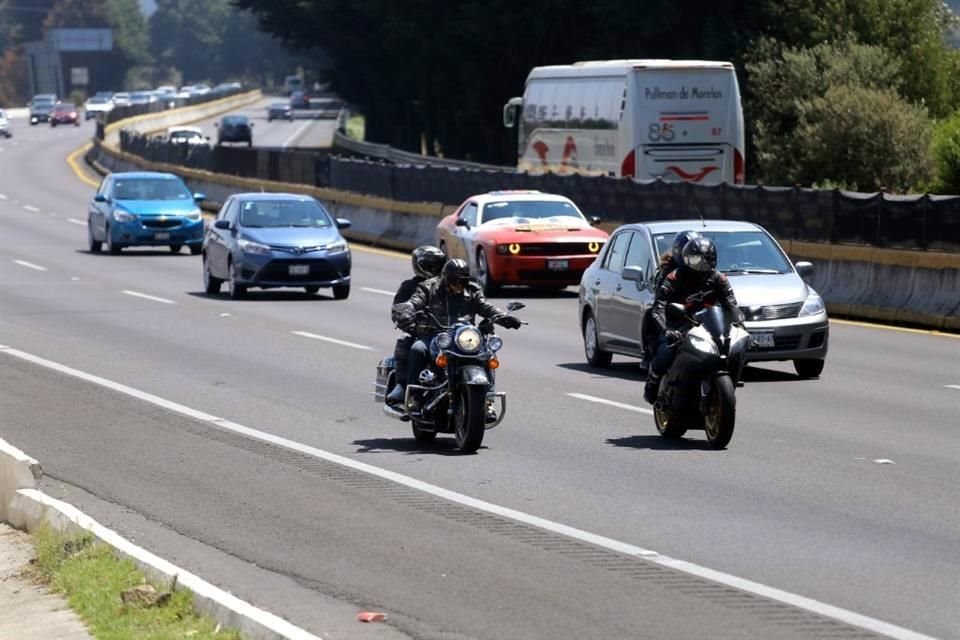 Aspectos generales de motociclistas en la autopista México Cuernavaca