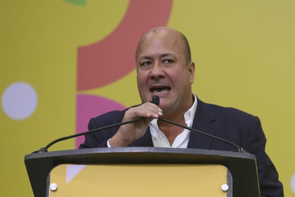 Tras la encuesta de MURAL que da ventaja a Pablo Lemus, el Gobernador Enrique Alfaro dice que MC ganaría con cualquier candidato. 