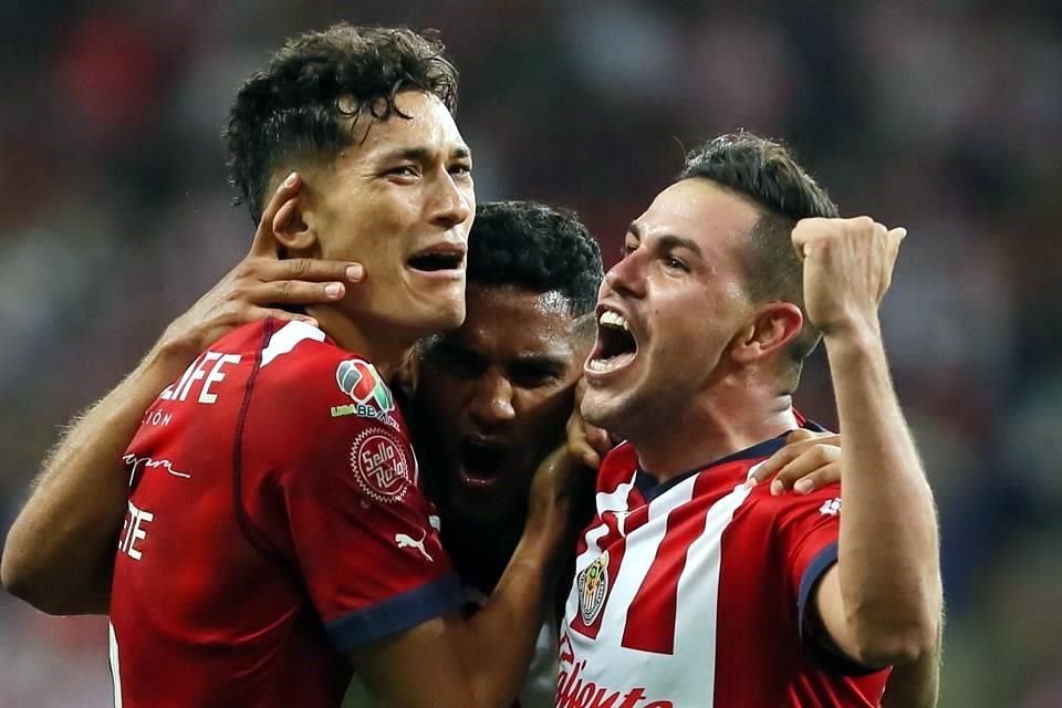 Orozco Chiquete (izq.) tuvo una destacada participación en el juego de Vuelta ante Atlas.