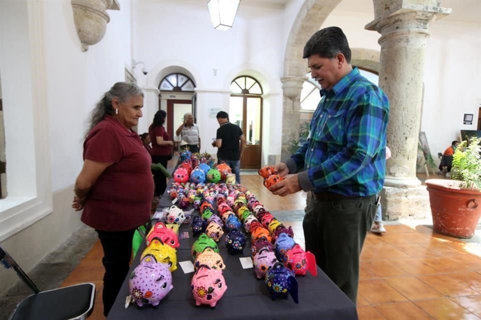 Para impulsar el consumo de artesanías, el Congreso de Jalisco inició este martes con la exposición 'Tonalá, tierra de creadores'.