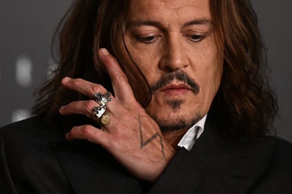 Johnny Depp compartió en una entrevista que ya no necesita de Hollywood y que no es su regreso, pues siempre estuvo presente.