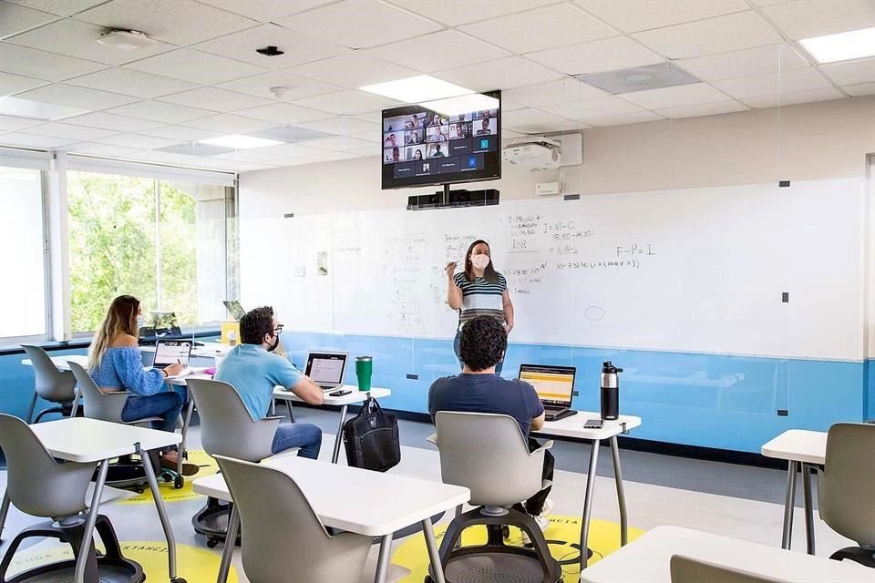 Los alumnos que asisten a clases presenciales ocupan el 30 por ciento de la capacidad del aula o laboratorio.
