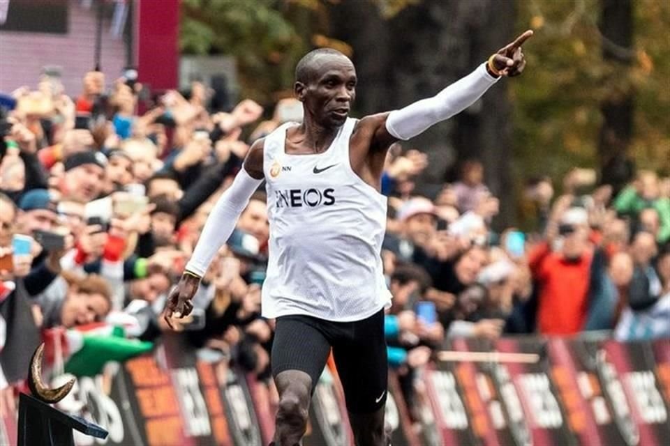 El maratonista Eliud Kipchoge fue distinguido con el Premio Princesa de Asturias de los Deportes.