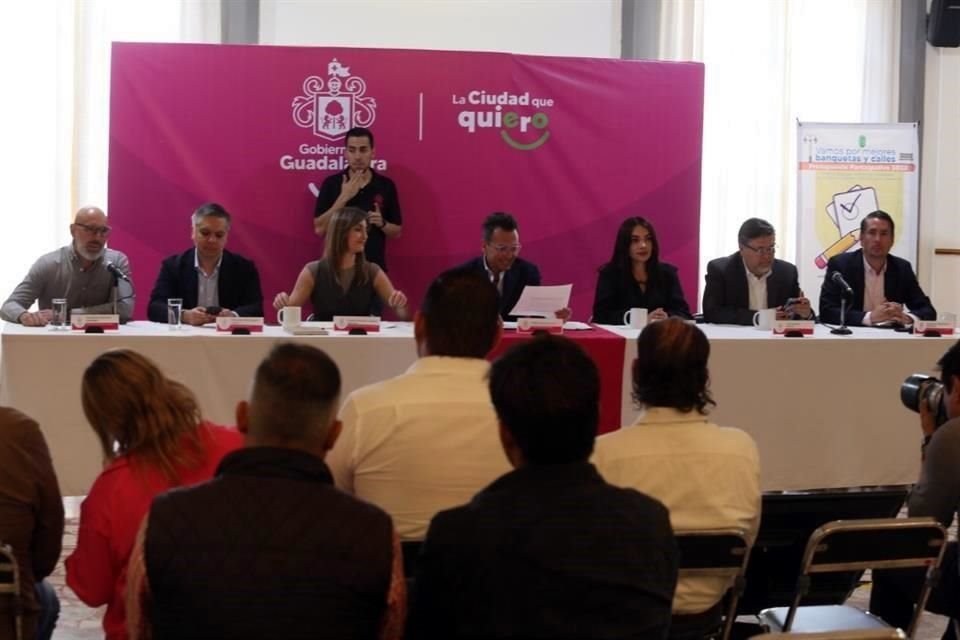 Resultados de auditorías participativas en GDL revelan que tapatíos piden que se revisen parques, jardines y alumbrado público, entre otros.