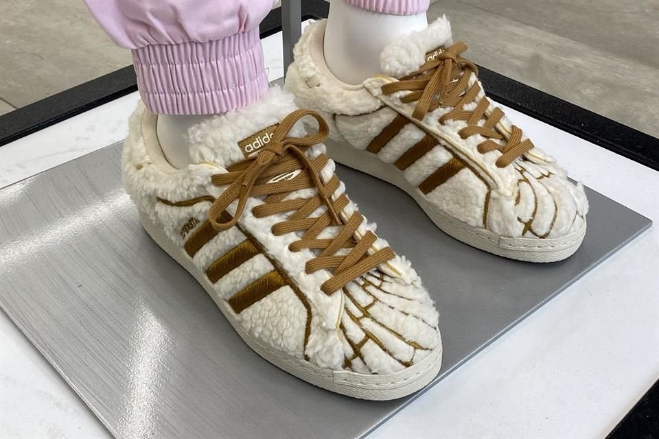 Los innovadores tenis, llamados también Conchadidas, salieron a la luz el 15 de mayo.