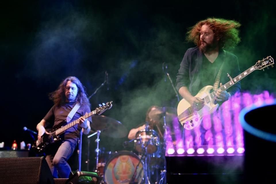 Morning Jacket comenzó a las 20:00 horas.