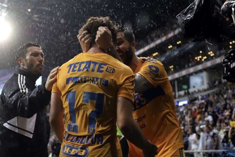 Sebastián Córdova le dio el triunfo al equipo de Robert Dante Siboldi.
