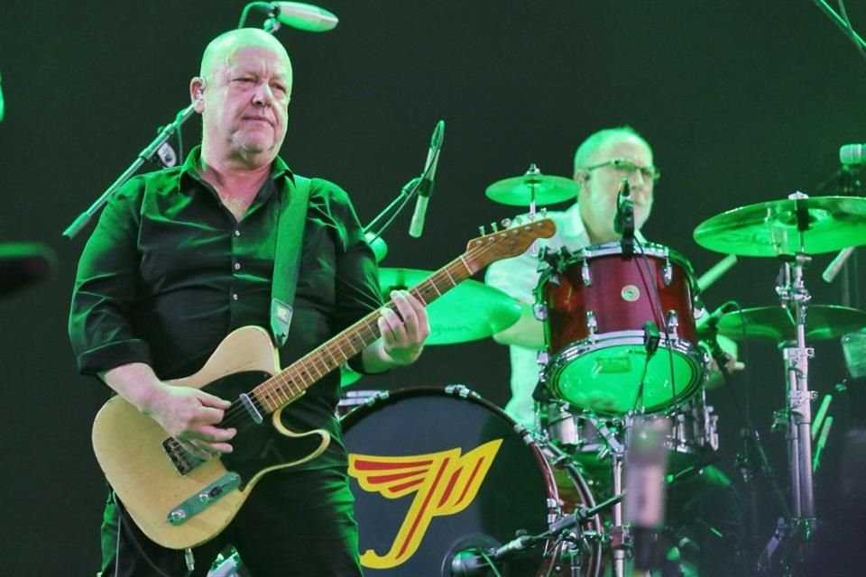 Pixies arrasa en el Corona Capital a 13 años de haber venido por última vez a Guadalajara.