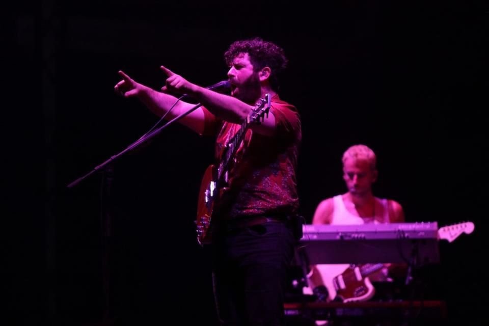 Previo a la llegada de Interpol, Foals arrasó en el Corona Capital Guadalajara con sus mejores éxitos.