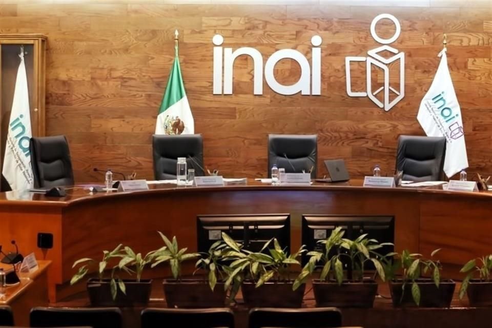 Para sesionar, el Pleno del INAI debe tener al menos cinco comisionados y por ahora solo tiene cuatro.