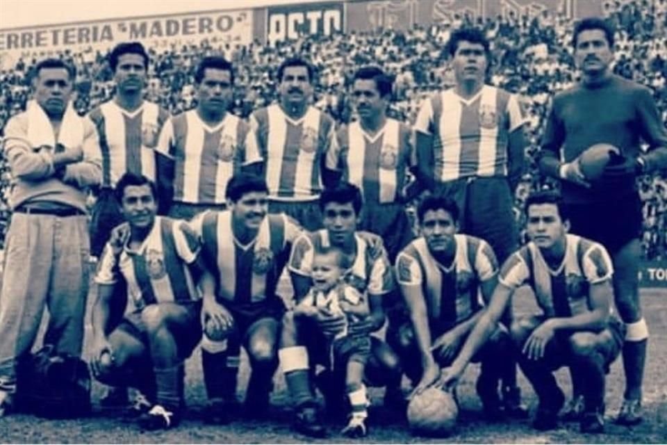 De 1951 a 1956, con José Casullo como DT, Chivas fue dos veces subcampeón de Liga, y dos ocasiones subcampeón de Copa MX, por lo que sus detractores lo bautizaron como 'el ya merito'.