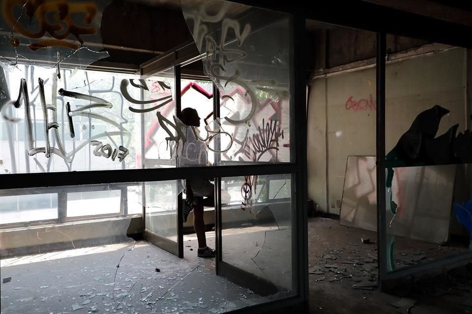 'Dolores', de la serie Hospital, de Omar Gámez, que documenta el abandono de infraestructura hospitalaria.