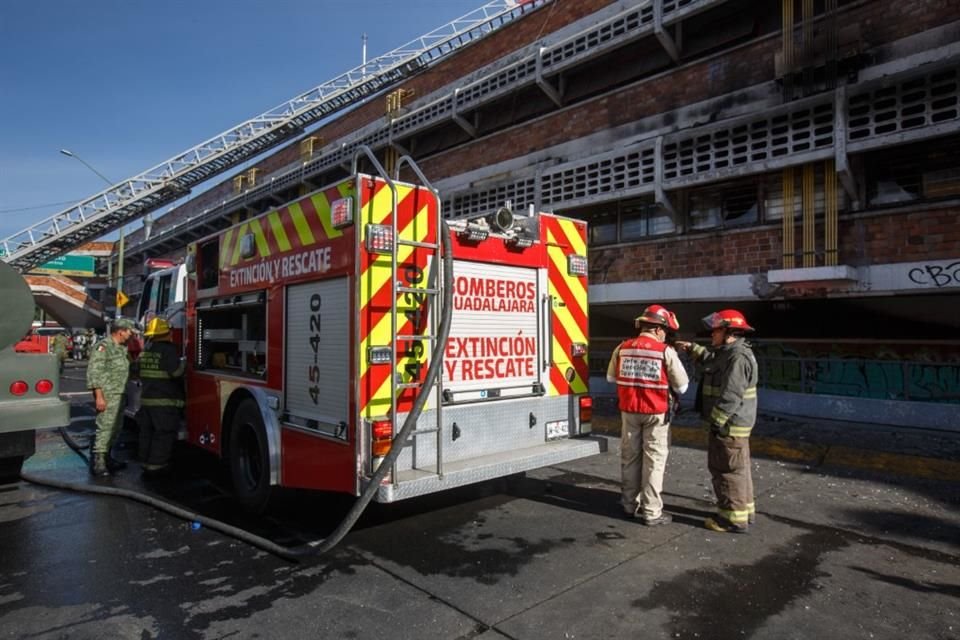 Entre los retos con los que se encuentran ahora los bomberos está el que los materiales para la construcción son cada vez más tóxicos.