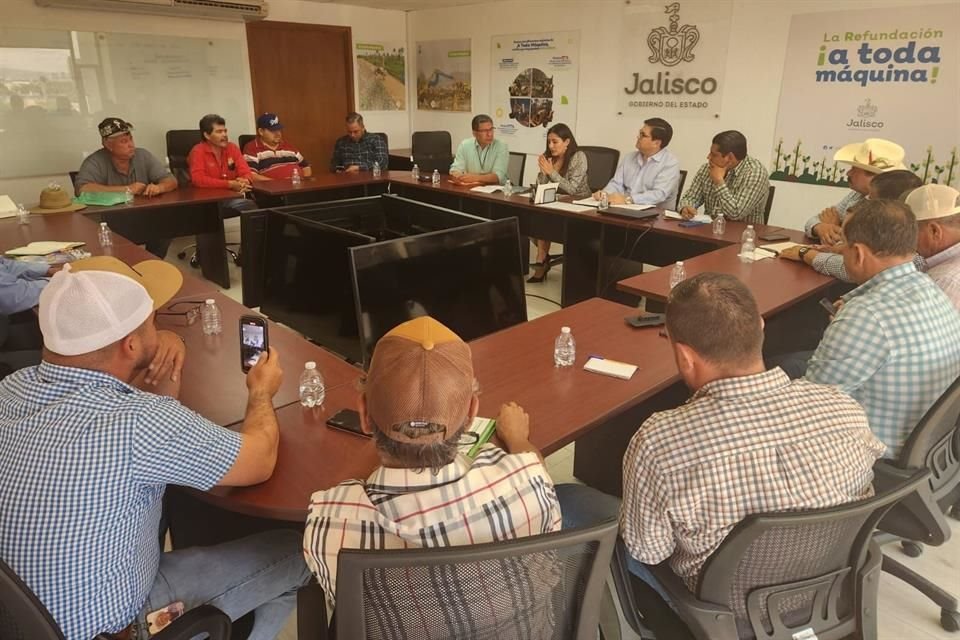 Ana Lucía Camacho Sevilla, Secretaria de Agricultura y Desarrollo Rural del Gobierno del Estado, se reunió con productores de municipios de la región Ciénega.