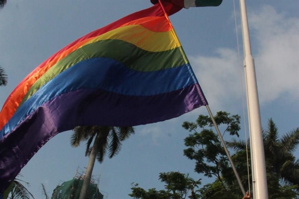 A propósito de que junio es el mes de la diversidad, en Zapopan habrá un Cabildo Juvenil LGBT+, propuesta que rechazó un diputado del PAN.