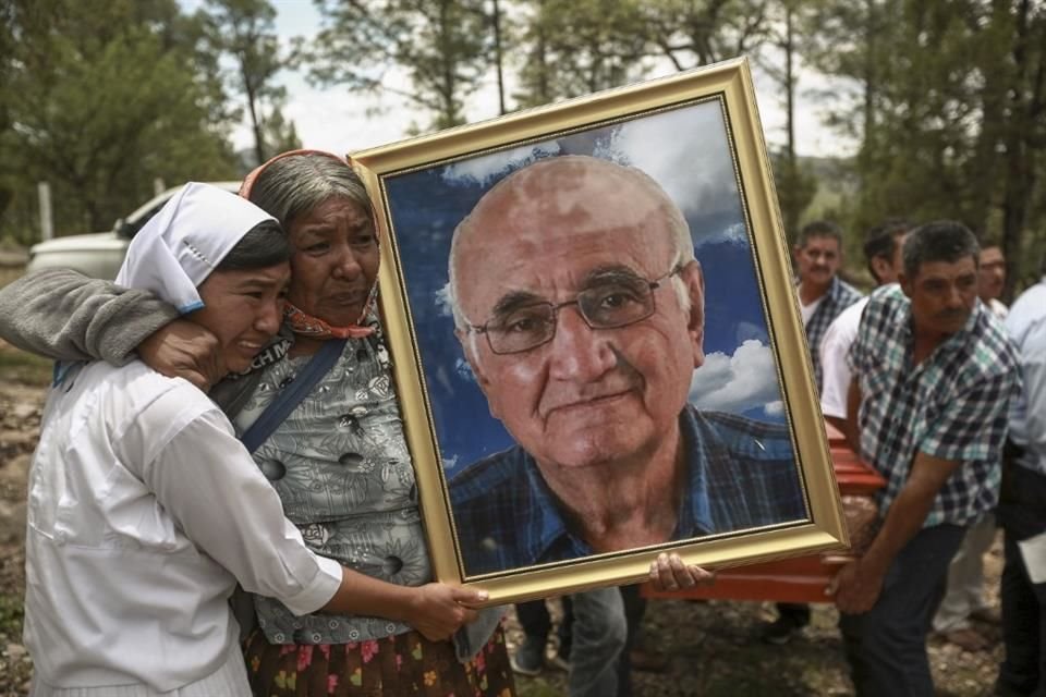 Un caso de impacto se registró en junio de 2022 en la Sierra Tarahumara de Chihuahua, cuando privaron de la vida a los jesuitas Javier Campos Morales y Joaquín Mora Salazar.