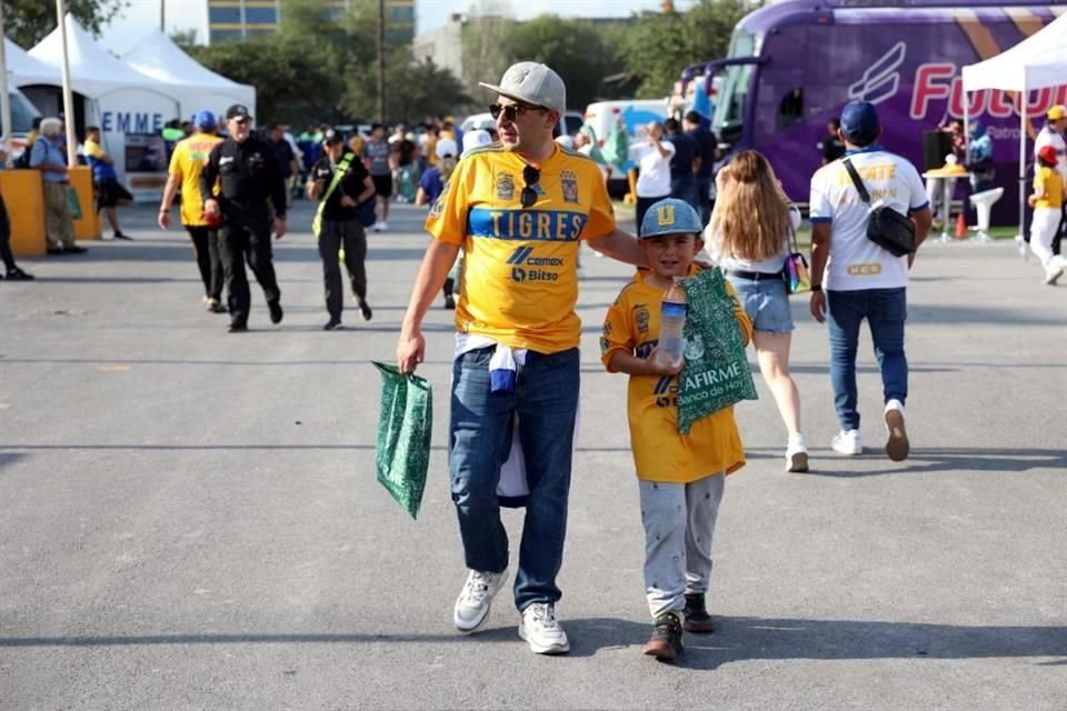 Observa las postales de la Final de ida entre Tigres y Chivas desde el Universitario.